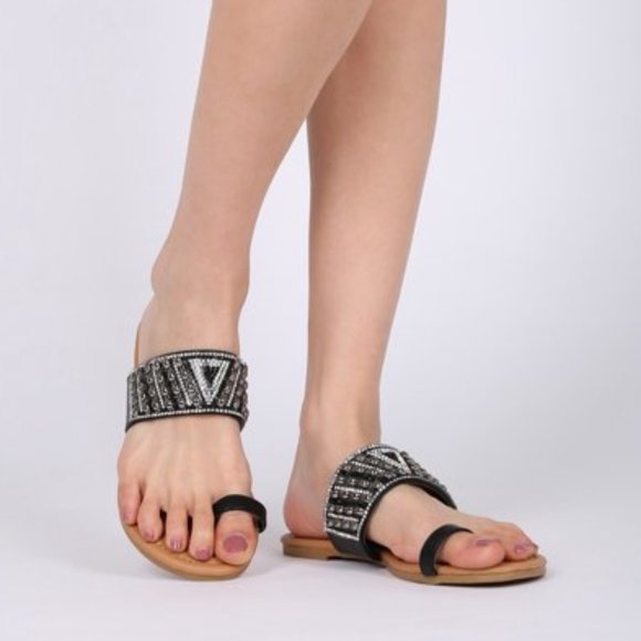 3/$10  Qupid Women Toe Ring Rhinestone Embellished Summer Sandal- Black- Size 8 - Picture 3 of 6